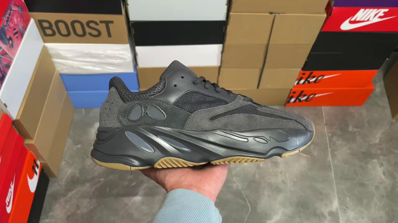 『纯原』yeezy boost 700v2 &nbsp;黑生胶 黑武士 fv5304